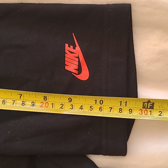 NEW ✨️ Boys 3T Nike Black Stretch Jogger Shorts - Picture 8 of 9